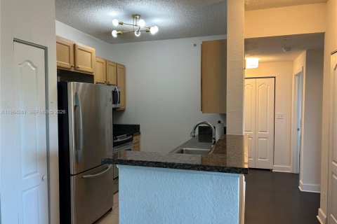 Condominio en alquiler en South Miami, Florida, 3 dormitorios, 108.14 m2 № 2026426 - foto 3