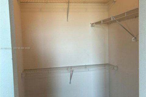 Condominio en alquiler en South Miami, Florida, 3 dormitorios, 108.14 m2 № 2026426 - foto 14