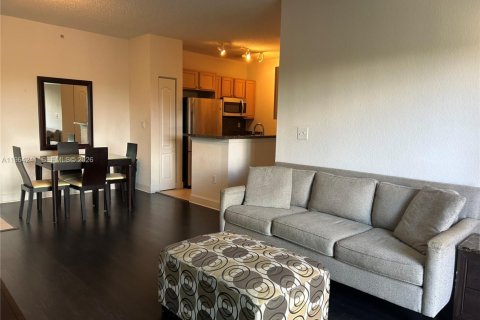 Condominio en alquiler en South Miami, Florida, 3 dormitorios, 108.14 m2 № 2026426 - foto 7