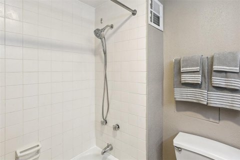 Condo in Clearwater, Florida, 1 bedroom  № 1873134 - photo 14