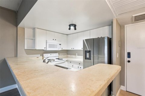 Condo in Clearwater, Florida, 1 bedroom  № 1873134 - photo 9