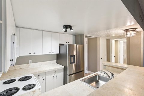 Condo in Clearwater, Florida, 1 bedroom  № 1873134 - photo 10