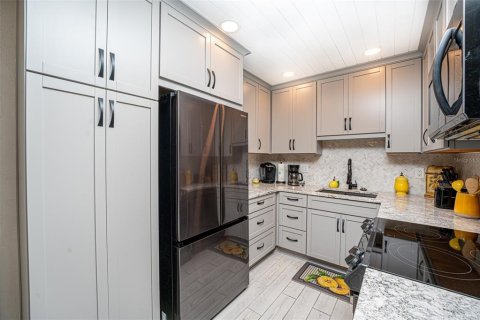Condo in New Smyrna Beach, Florida, 2 bedrooms  № 1651136 - photo 7