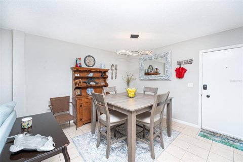 Condo in New Smyrna Beach, Florida, 2 bedrooms  № 1651136 - photo 12