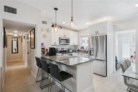 Villa ou maison à vendre à Orlando, Floride: 4 chambres, 114.08 m2 № 2425531 - photo 4