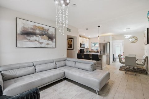 Villa ou maison à vendre à Orlando, Floride: 4 chambres, 114.08 m2 № 2425531 - photo 5