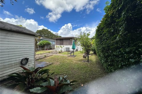 Купить виллу или дом в Майами, Флорида 2 спальни, 107.95м2, № 1932234 - фото 27