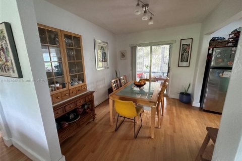 Купить виллу или дом в Майами, Флорида 2 спальни, 107.95м2, № 1932234 - фото 10