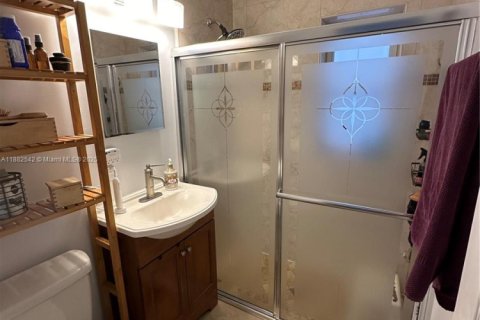 Купить виллу или дом в Майами, Флорида 2 спальни, 107.95м2, № 1932234 - фото 15