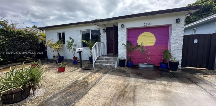 Дом в Майами, Флорида 2 спальни, 107.95м2 № 1932234