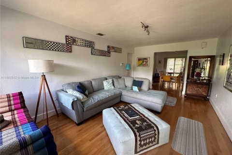 Купить виллу или дом в Майами, Флорида 2 спальни, 107.95м2, № 1932234 - фото 7