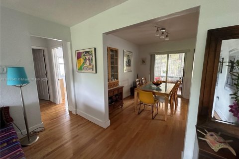 Купить виллу или дом в Майами, Флорида 2 спальни, 107.95м2, № 1932234 - фото 8