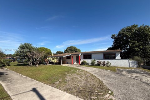 Villa ou maison à Miami Gardens, Floride 4 chambres, 182.55 m2 № 2004649