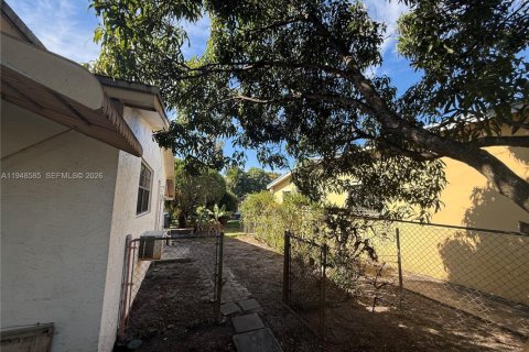 Villa ou maison à vendre à Miami Gardens, Floride: 4 chambres, 182.55 m2 № 2004649 - photo 3