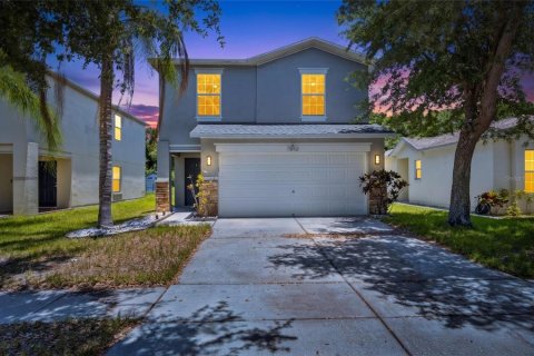 House in Gibsonton, Florida 4 bedrooms, 190.45 sq.m. № 2134483