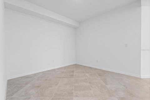 Купить кондоминиум в Венеция, Флорида 7 комнат, 121.98м2, № 2148439 - фото 23