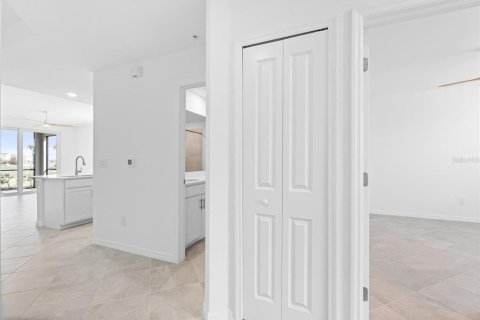 Купить кондоминиум в Венеция, Флорида 7 комнат, 121.98м2, № 2148439 - фото 22