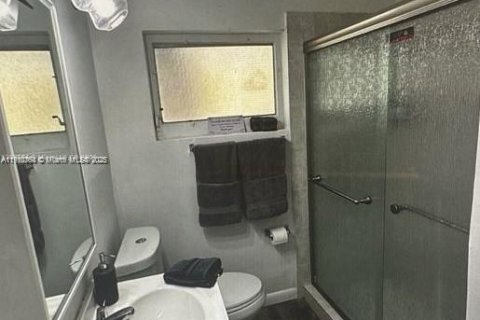 Propiedad comercial en venta en Miami, Florida № 2013119 - foto 10