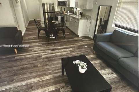 Propiedad comercial en venta en Miami, Florida № 2013119 - foto 9