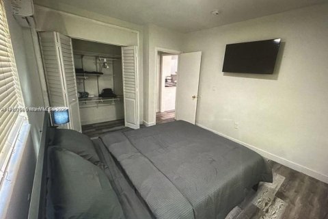 Propiedad comercial en venta en Miami, Florida № 2013119 - foto 18