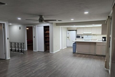 Villa ou maison à louer à Palm Harbor, Floride: 2 chambres, 105.72 m2 № 2418593 - photo 4