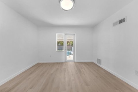 House in Miami Shores, Florida 4 bedrooms, 222.97 sq.m. № 2401240 - photo 28
