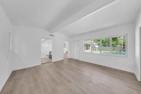 House in Miami Shores, Florida 4 bedrooms, 222.97 sq.m. № 2401240 - photo 16