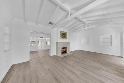 House in Miami Shores, Florida 4 bedrooms, 222.97 sq.m. № 2401240 - photo 6