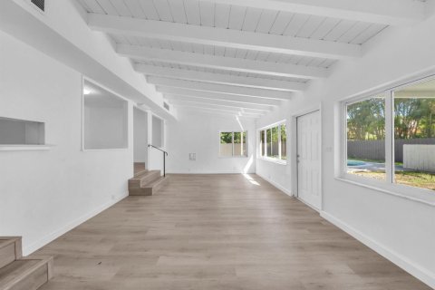 House in Miami Shores, Florida 4 bedrooms, 222.97 sq.m. № 2401240 - photo 14