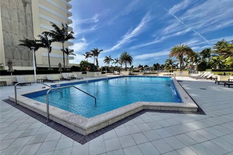 Copropriété à louer à Miami Beach, Floride: 2 chambres, 153.29 m2 № 2016388 - photo 19