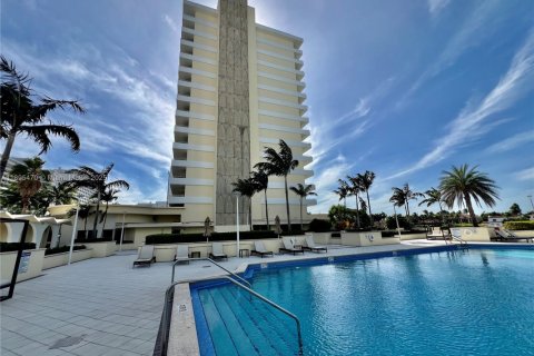 Copropriété à louer à Miami Beach, Floride: 2 chambres, 153.29 m2 № 2016388 - photo 20