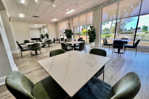 Copropriété à louer à Miami Beach, Floride: 2 chambres, 153.29 m2 № 2016388 - photo 27