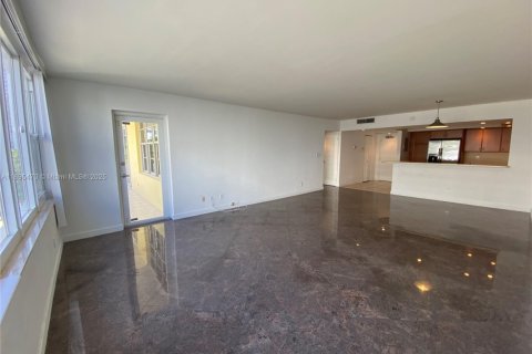 Copropriété à louer à Miami Beach, Floride: 2 chambres, 153.29 m2 № 2016388 - photo 5