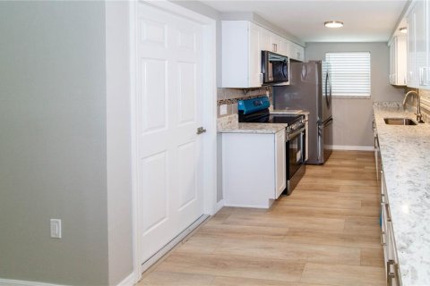 House in Hudson, Florida 2 bedrooms, 95.13 sq.m. № 1856684 - photo 6