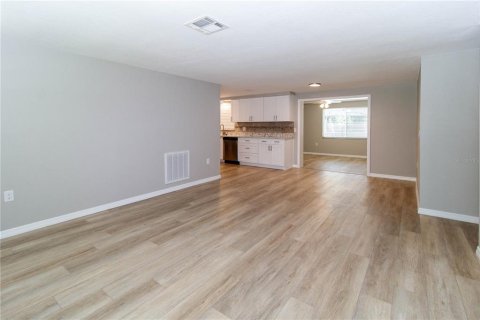 House in Hudson, Florida 2 bedrooms, 95.13 sq.m. № 1856684 - photo 3