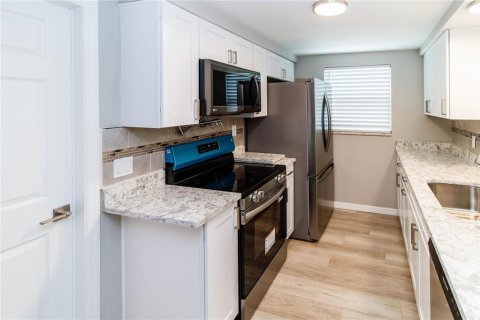 House in Hudson, Florida 2 bedrooms, 95.13 sq.m. № 1856684 - photo 8