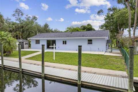 House in North Fort Myers, Florida 3 bedrooms, 137.5 sq.m. № 1876434 - photo 11