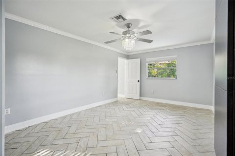 House in North Fort Myers, Florida 3 bedrooms, 137.5 sq.m. № 1876434 - photo 29