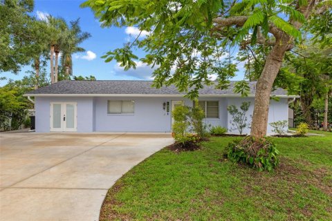 House in North Fort Myers, Florida 3 bedrooms, 137.5 sq.m. № 1876434 - photo 9