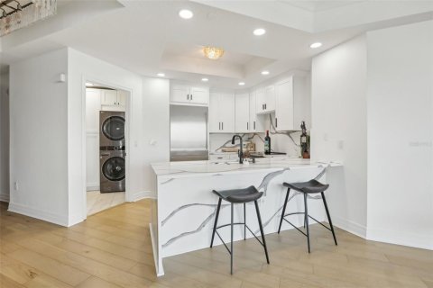 Condo in Tampa, Florida, 2 bedrooms  № 1295963 - photo 13