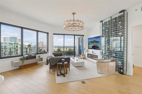 Condo in Tampa, Florida, 2 bedrooms  № 1295963 - photo 6