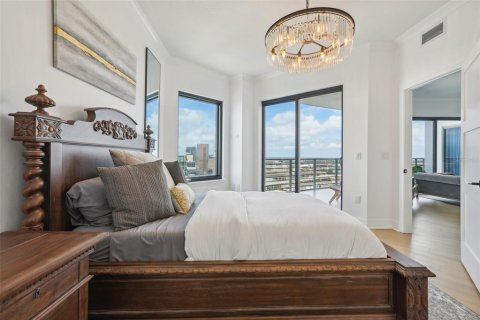 Condo in Tampa, Florida, 2 bedrooms  № 1295963 - photo 29