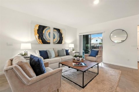 Townhouse in Winter Garden, Florida 3 bedrooms, 145.67 sq.m. № 1827746 - photo 19