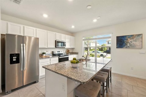 Townhouse in Winter Garden, Florida 3 bedrooms, 145.67 sq.m. № 1827746 - photo 10