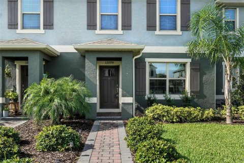 Townhouse in Winter Garden, Florida 3 bedrooms, 145.67 sq.m. № 1827746 - photo 3