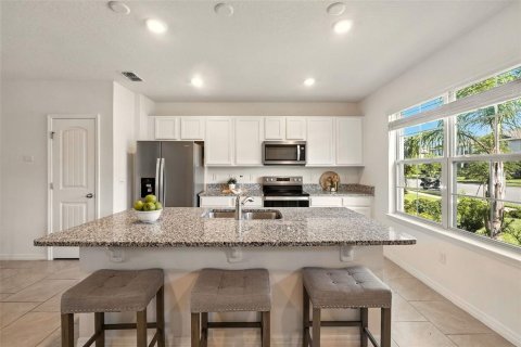 Townhouse in Winter Garden, Florida 3 bedrooms, 145.67 sq.m. № 1827746 - photo 7