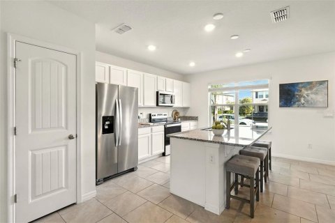 Townhouse in Winter Garden, Florida 3 bedrooms, 145.67 sq.m. № 1827746 - photo 9