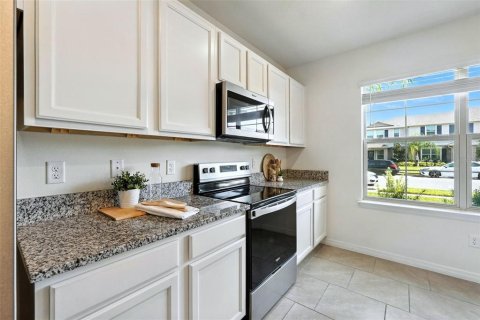 Townhouse in Winter Garden, Florida 3 bedrooms, 145.67 sq.m. № 1827746 - photo 12