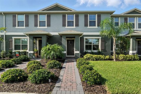Townhouse in Winter Garden, Florida 3 bedrooms, 145.67 sq.m. № 1827746 - photo 2