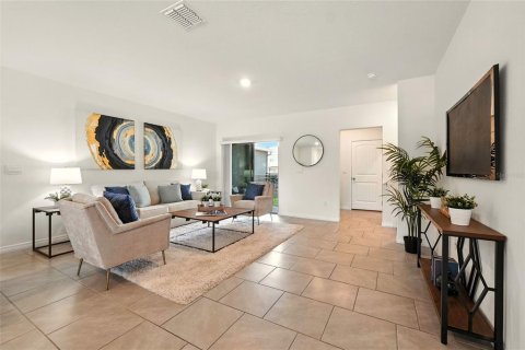 Townhouse in Winter Garden, Florida 3 bedrooms, 145.67 sq.m. № 1827746 - photo 18